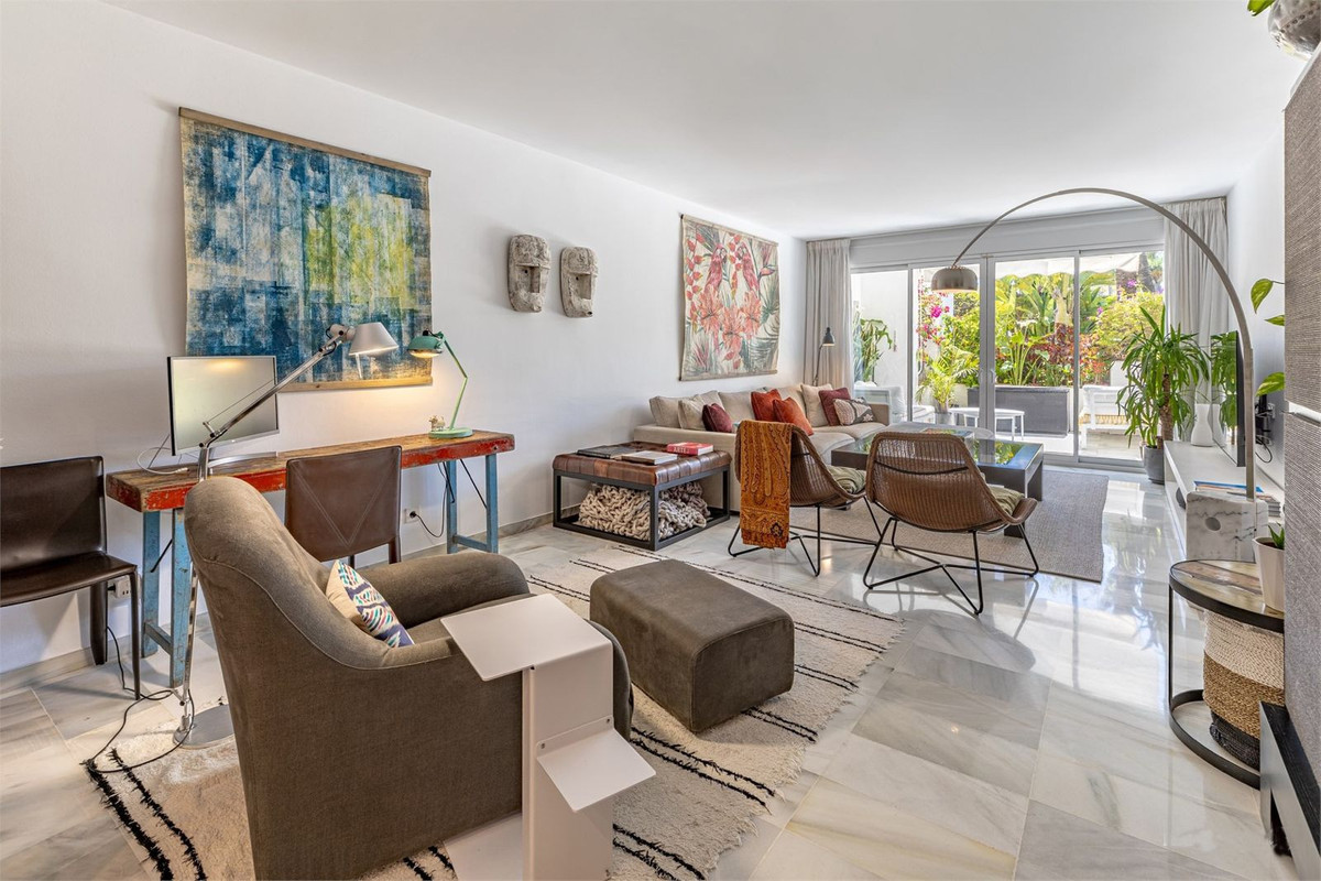 2 Bed Apartment for sale in Estepona Costa Del Sol, Málaga, Spain