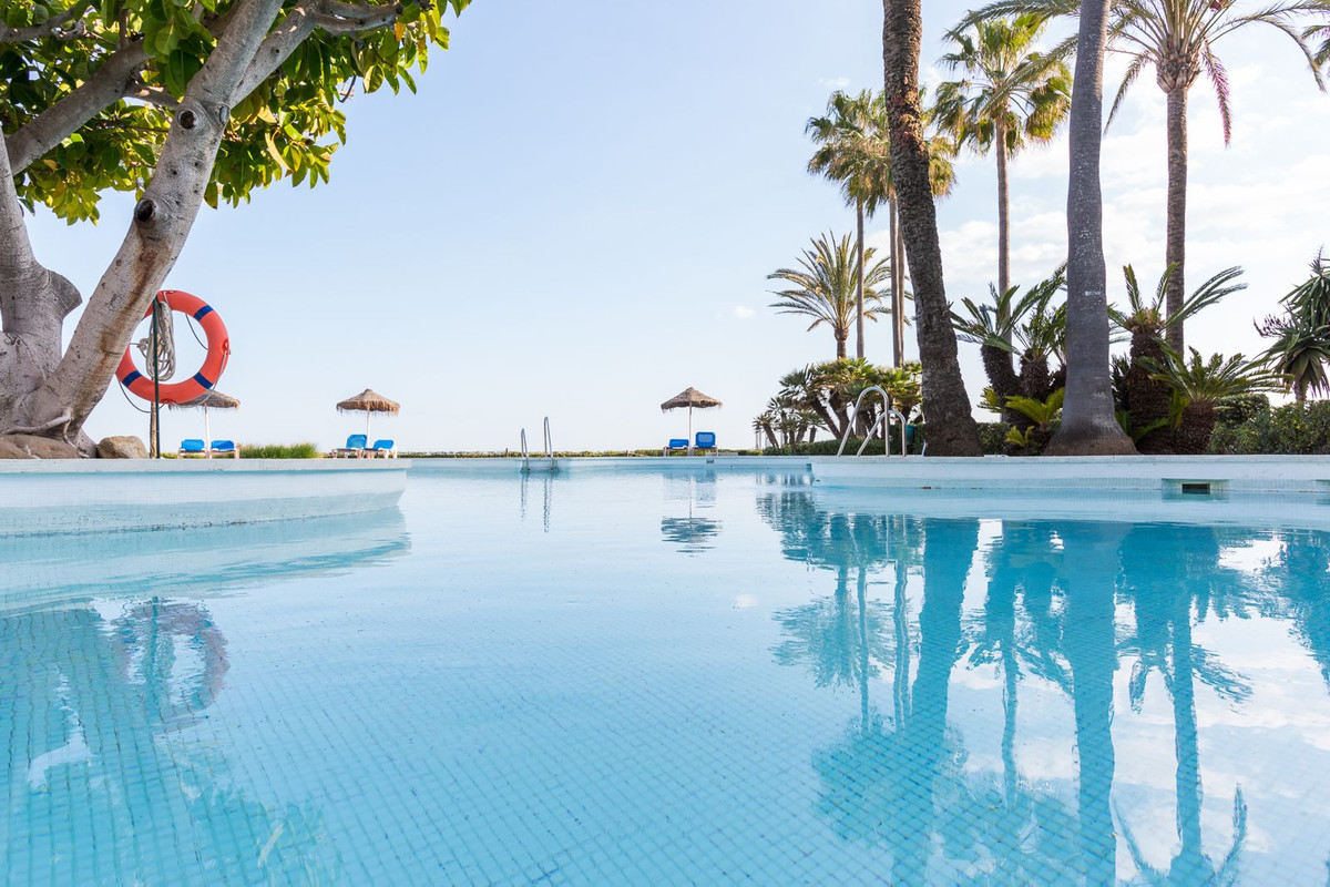 2 Bed Apartment for sale in Estepona Costa Del Sol, Málaga, Spain
