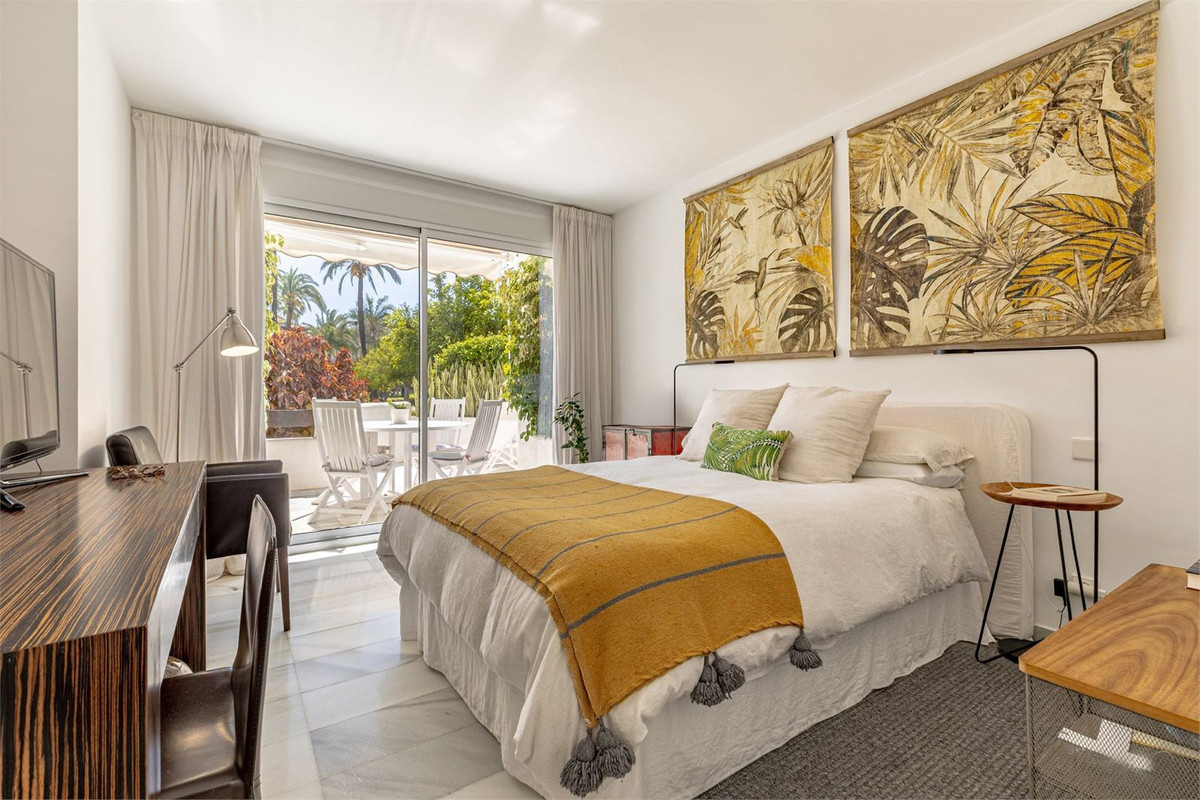 2 Bed Apartment for sale in Estepona Costa Del Sol, Málaga, Spain