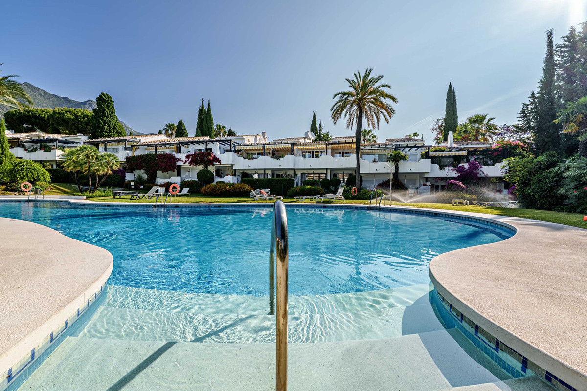 3 Bed Apartment for sale in Sierra Blanca Costa Del Sol, Málaga, Spain