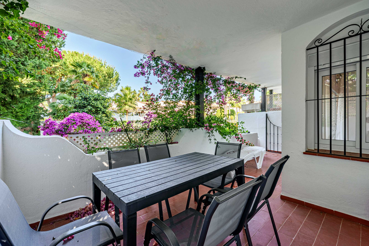 3 Bed Apartment for sale in Sierra Blanca Costa Del Sol, Málaga, Spain