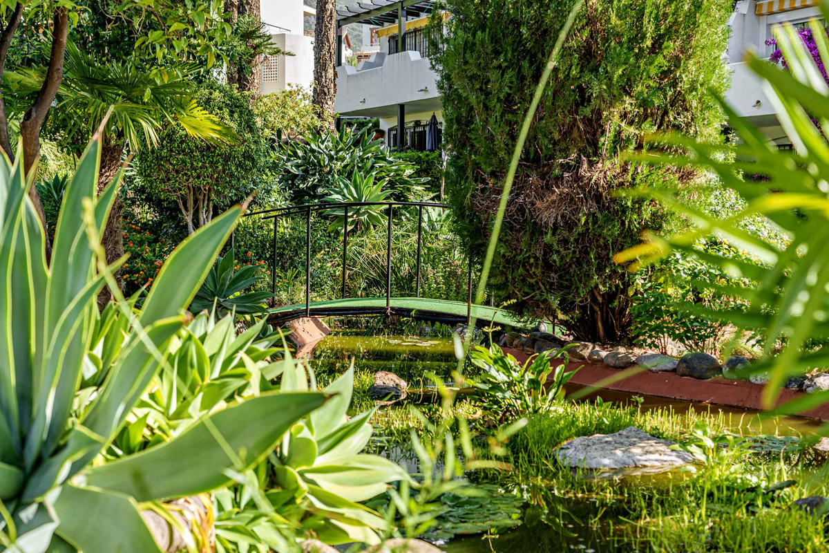 3 Bed Apartment for sale in Sierra Blanca Costa Del Sol, Málaga, Spain