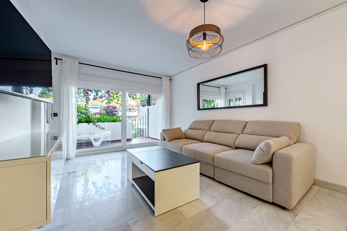 3 Bed Apartment for sale in Sierra Blanca Costa Del Sol, Málaga, Spain