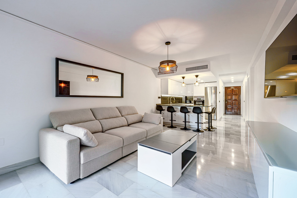 3 Bed Apartment for sale in Sierra Blanca Costa Del Sol, Málaga, Spain