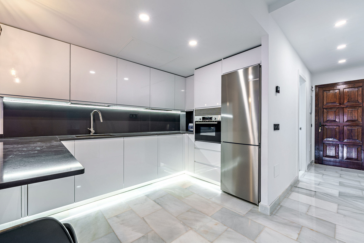 3 Bed Apartment for sale in Sierra Blanca Costa Del Sol, Málaga, Spain