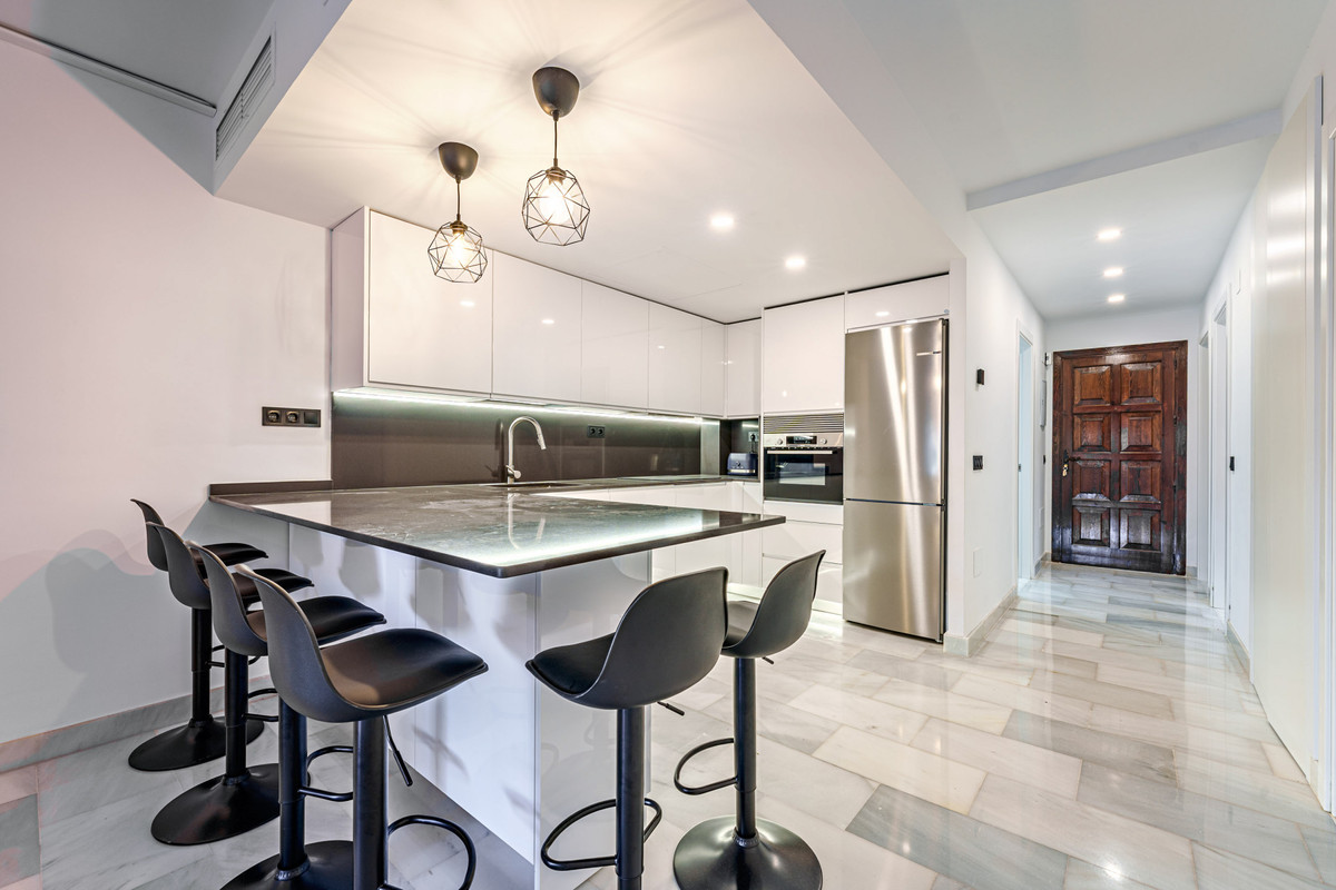 3 Bed Apartment for sale in Sierra Blanca Costa Del Sol, Málaga, Spain