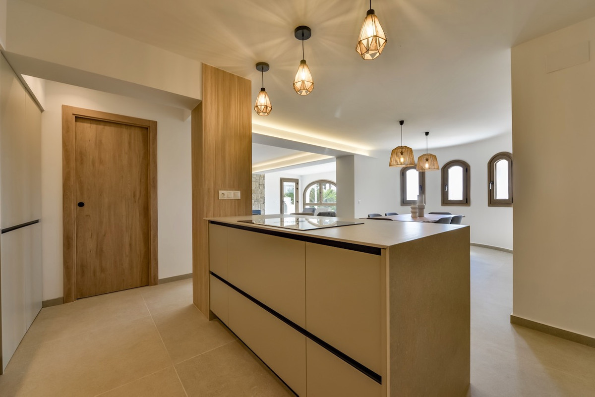 Se vende Villa - Chalet de 5 dormitorios en Costa Blanca, Alicante, España