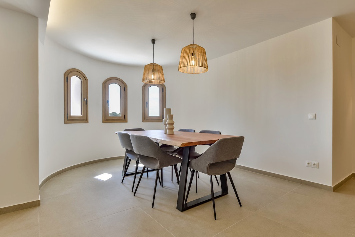 Se vende Villa - Chalet de 5 dormitorios en Costa Blanca, Alicante, España