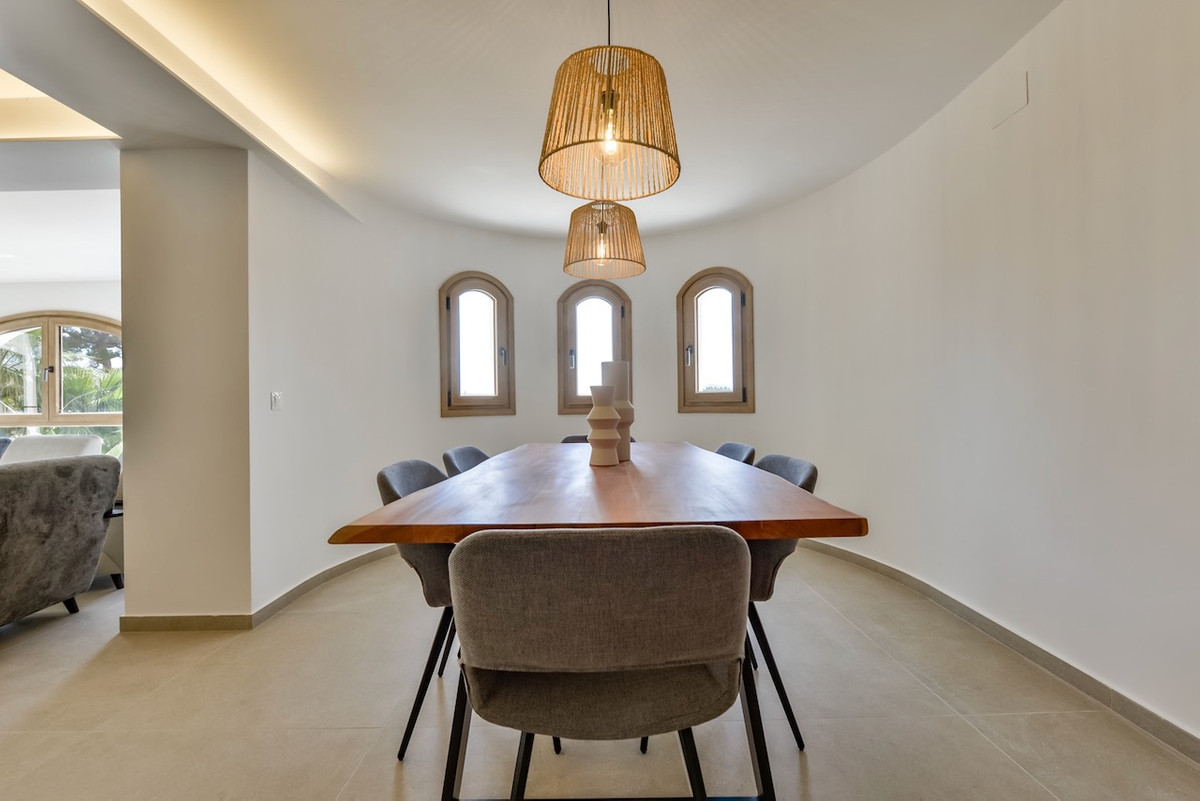 Se vende Villa - Chalet de 5 dormitorios en Costa Blanca, Alicante, España