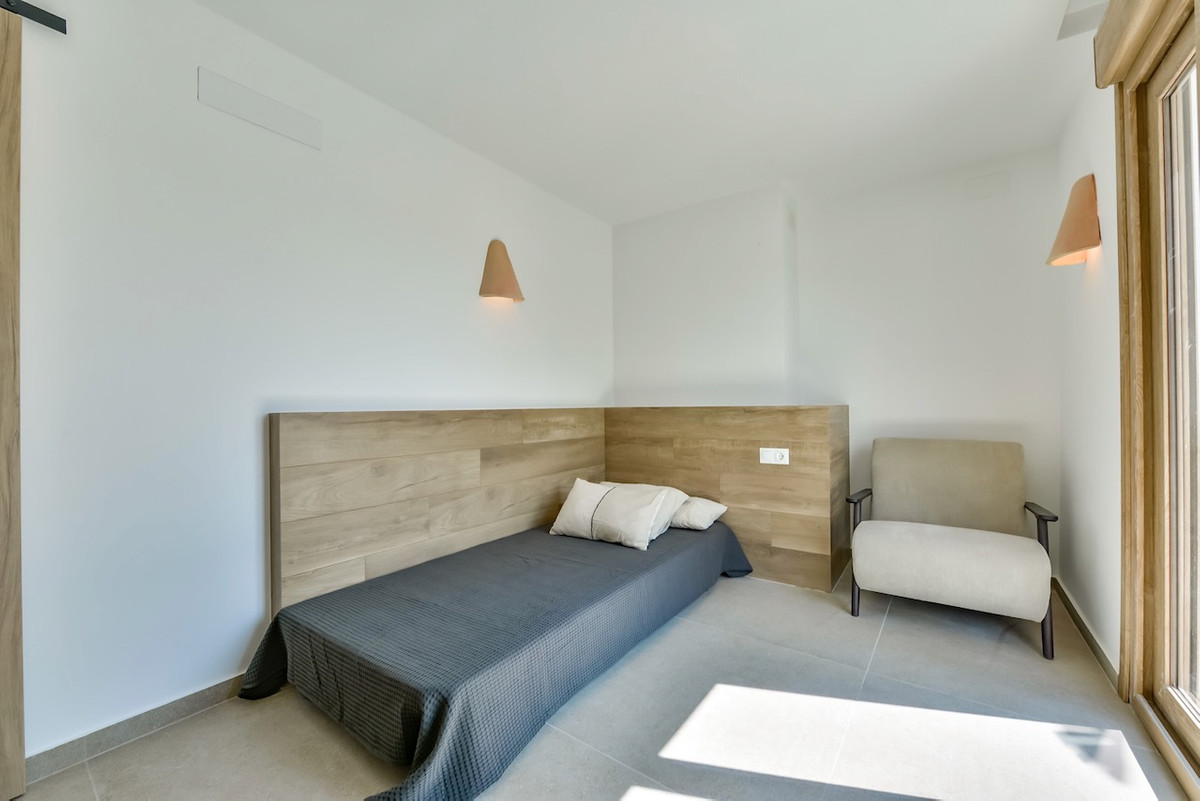 Se vende Villa - Chalet de 5 dormitorios en Costa Blanca, Alicante, España