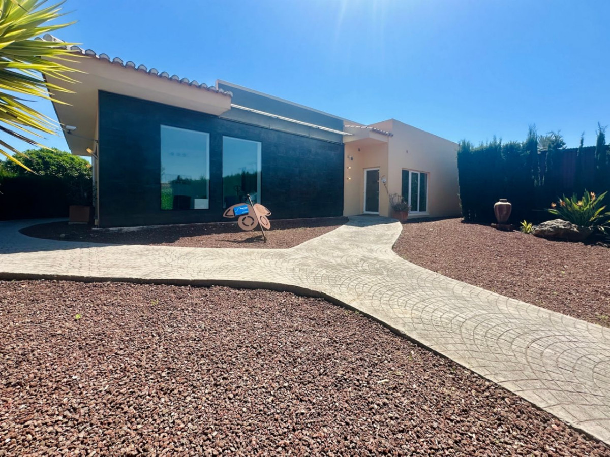 4 Bed Townhouse for sale in Javea Costa Blanca, Alicante, Spain