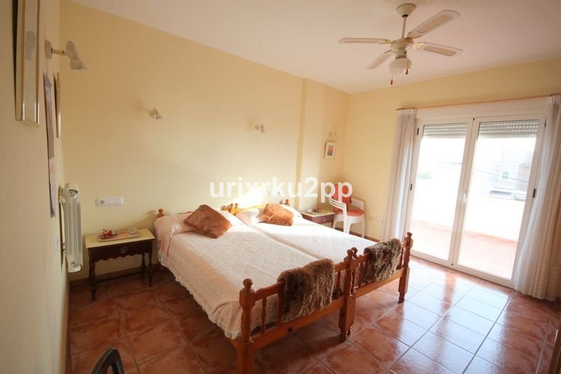 5 Bed Townhouse for sale in Aguas Nuevas Costa Blanca, Alicante, Spain