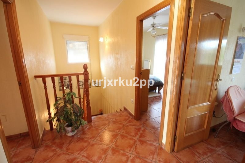 5 Bed Townhouse for sale in Aguas Nuevas Costa Blanca, Alicante, Spain