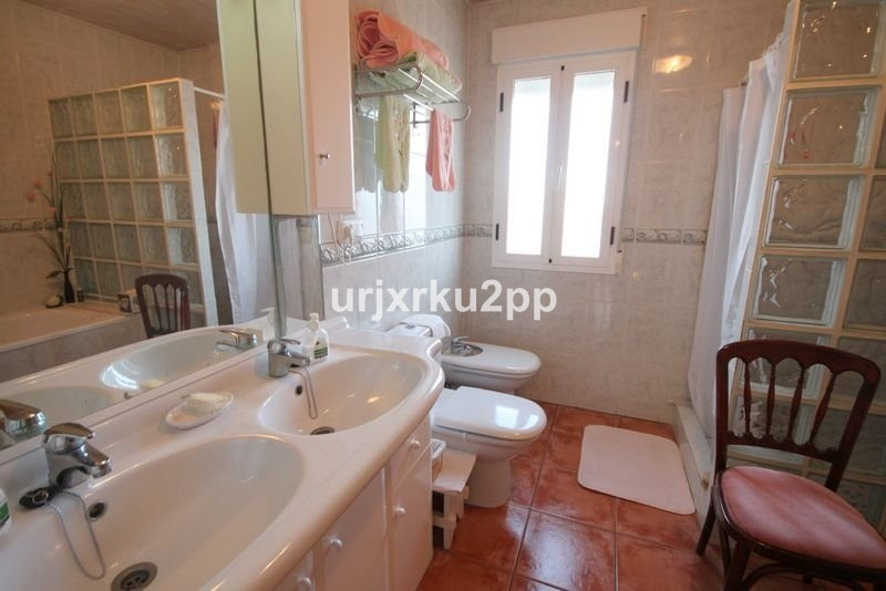 5 Bed Townhouse for sale in Aguas Nuevas Costa Blanca, Alicante, Spain