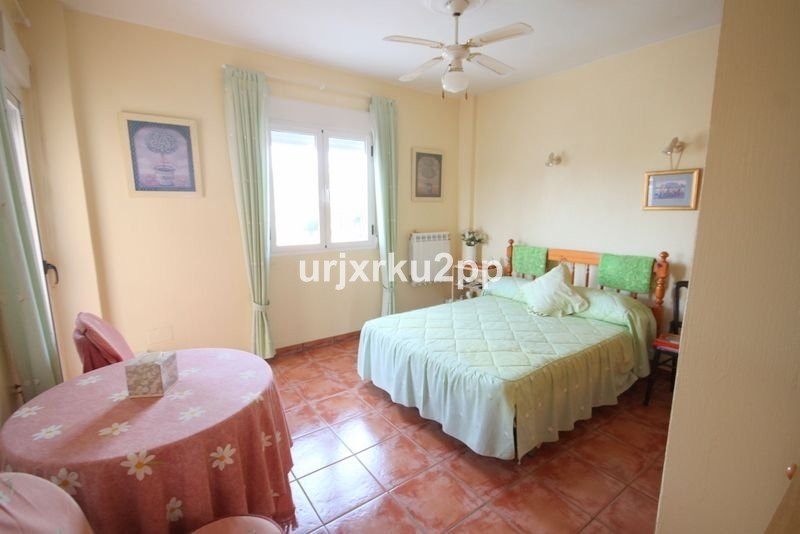 5 Bed Townhouse for sale in Aguas Nuevas Costa Blanca, Alicante, Spain