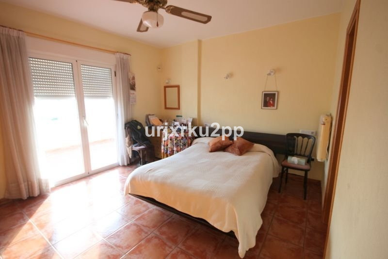 5 Bed Townhouse for sale in Aguas Nuevas Costa Blanca, Alicante, Spain