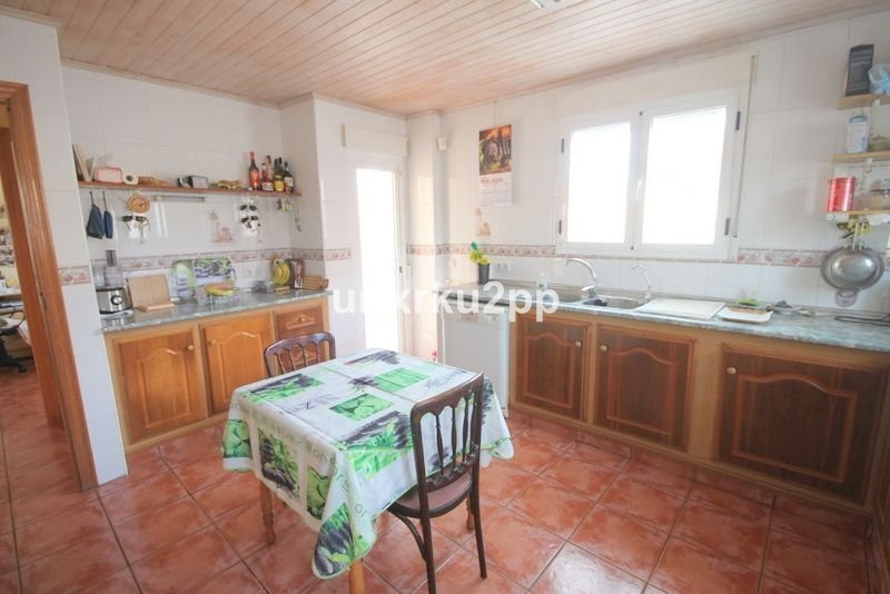 5 Bed Townhouse for sale in Aguas Nuevas Costa Blanca, Alicante, Spain