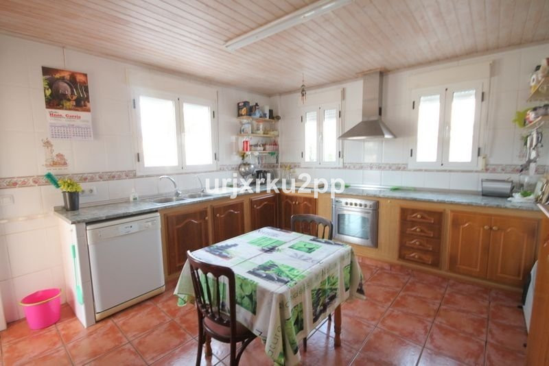 5 Bed Townhouse for sale in Aguas Nuevas Costa Blanca, Alicante, Spain