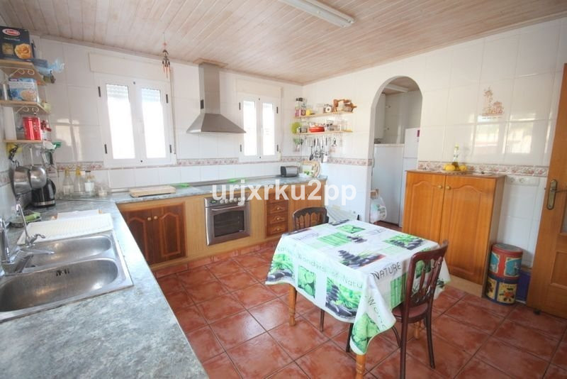 5 Bed Townhouse for sale in Aguas Nuevas Costa Blanca, Alicante, Spain