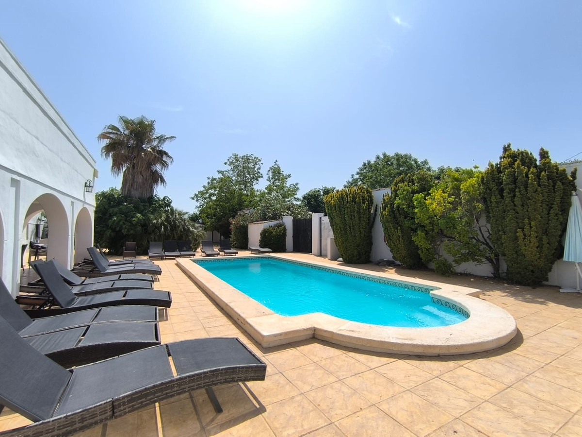 Se vende Villa - Chalet de 13 dormitorios en Costa Blanca, Alicante, España