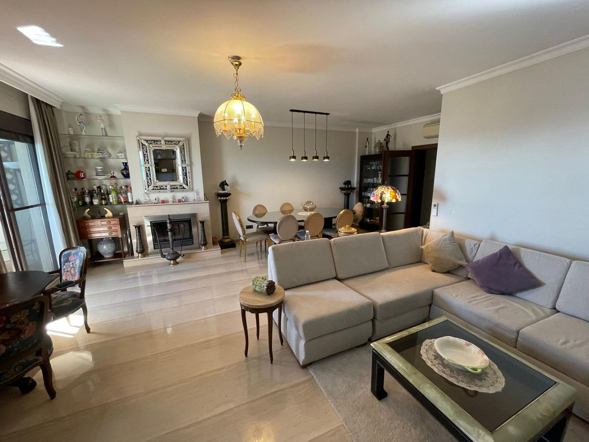 3 Bed Apartment for sale in Fuengirola Costa Del Sol, Málaga, Spain
