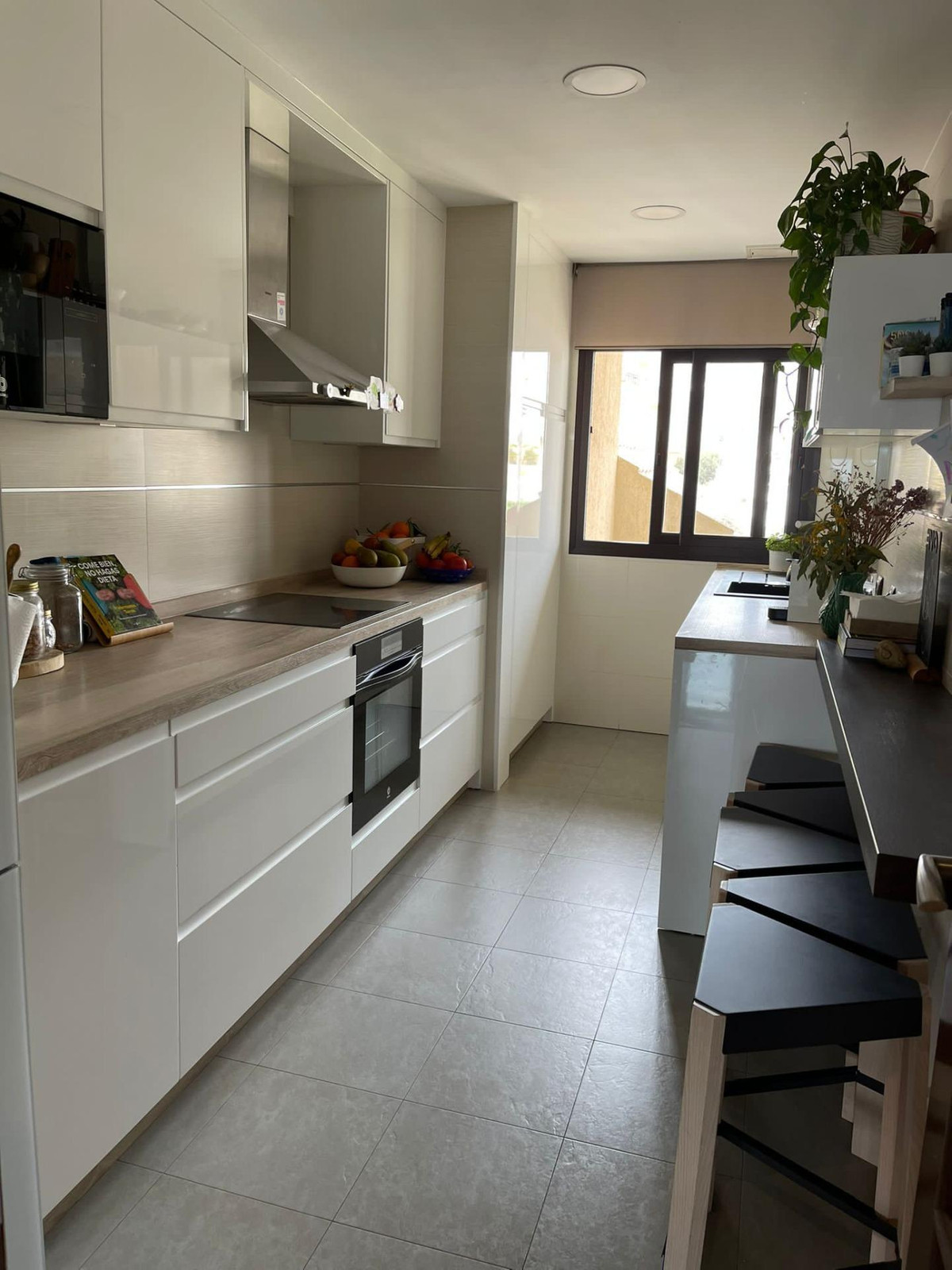 3 Bed Apartment for sale in Fuengirola Costa Del Sol, Málaga, Spain
