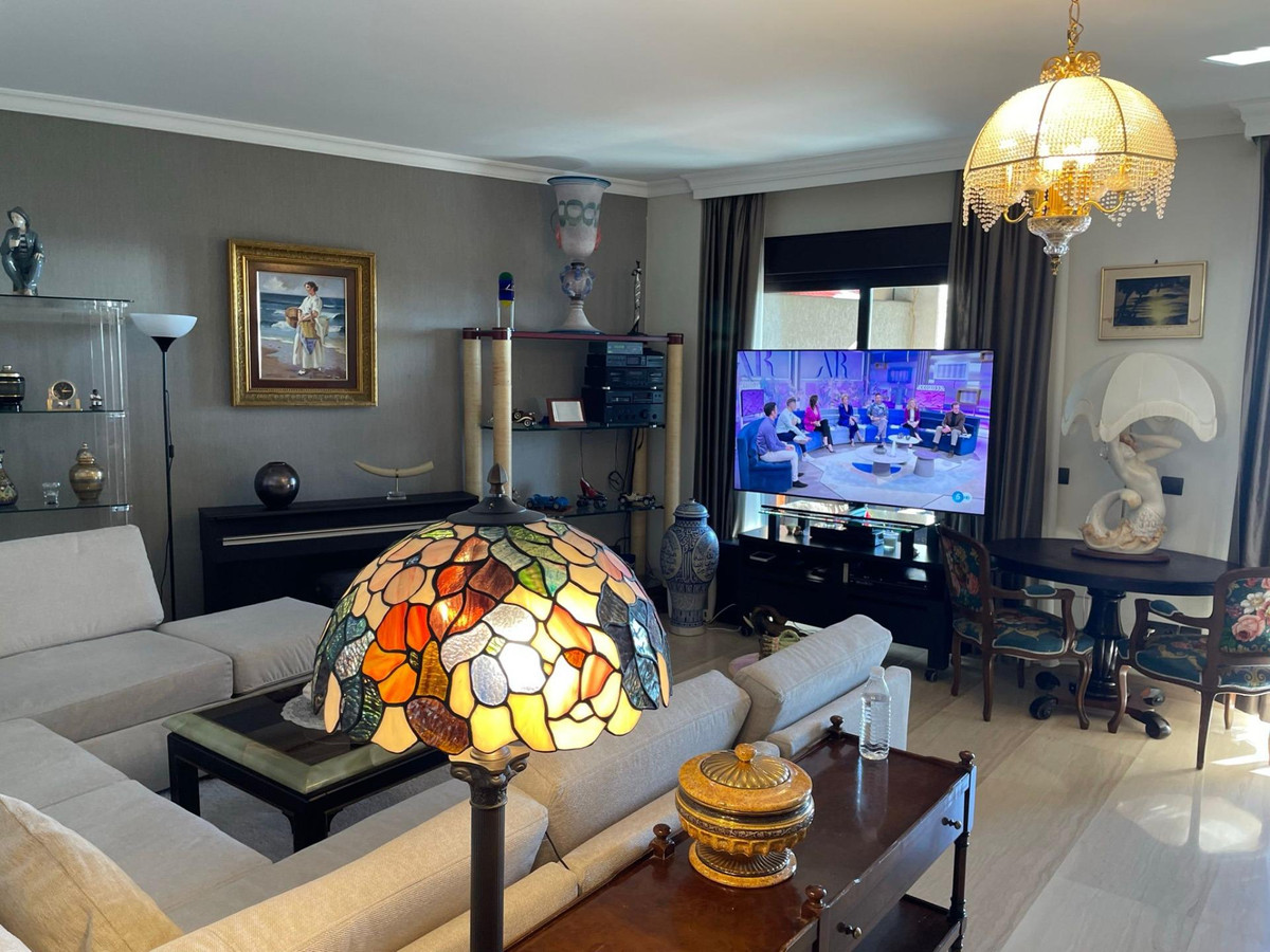 3 Bed Apartment for sale in Fuengirola Costa Del Sol, Málaga, Spain