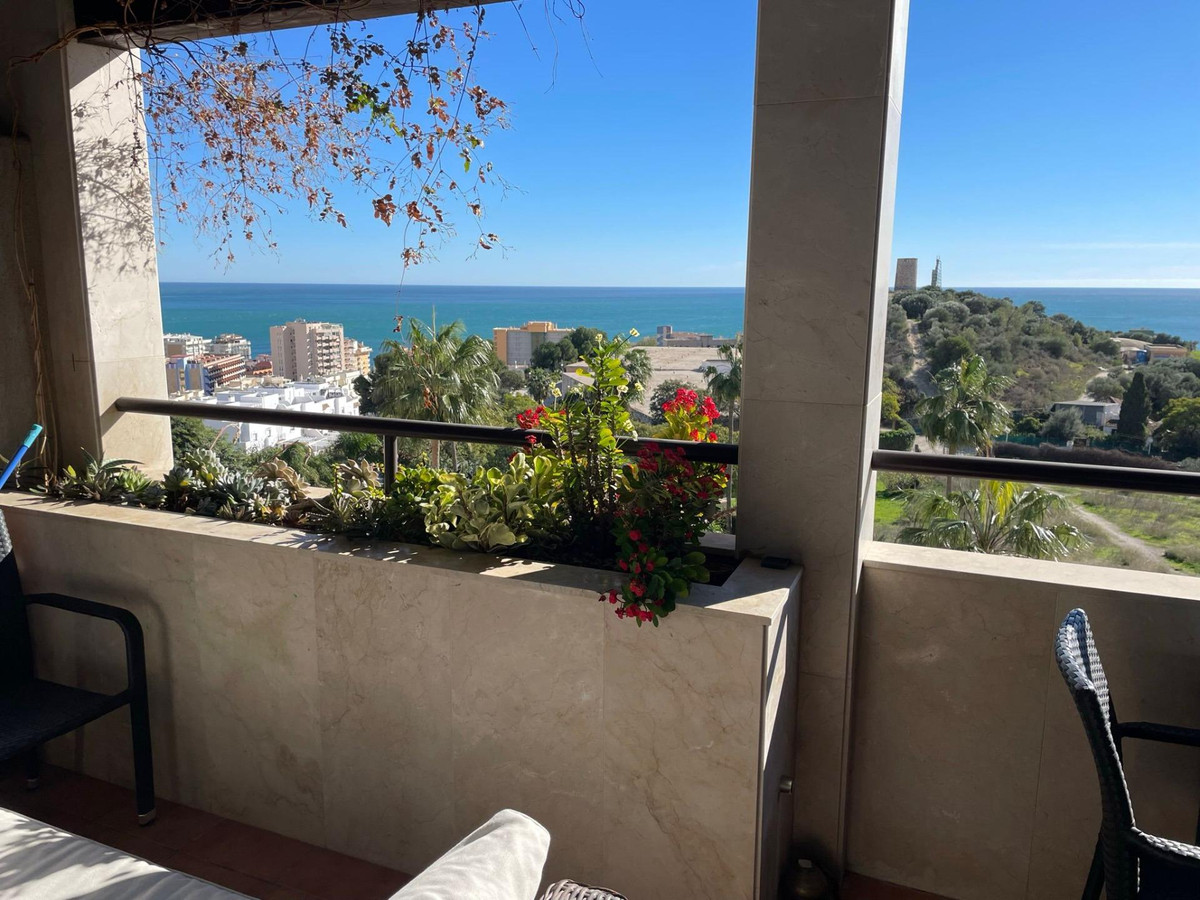 3 Bed Apartment for sale in Fuengirola Costa Del Sol, Málaga, Spain
