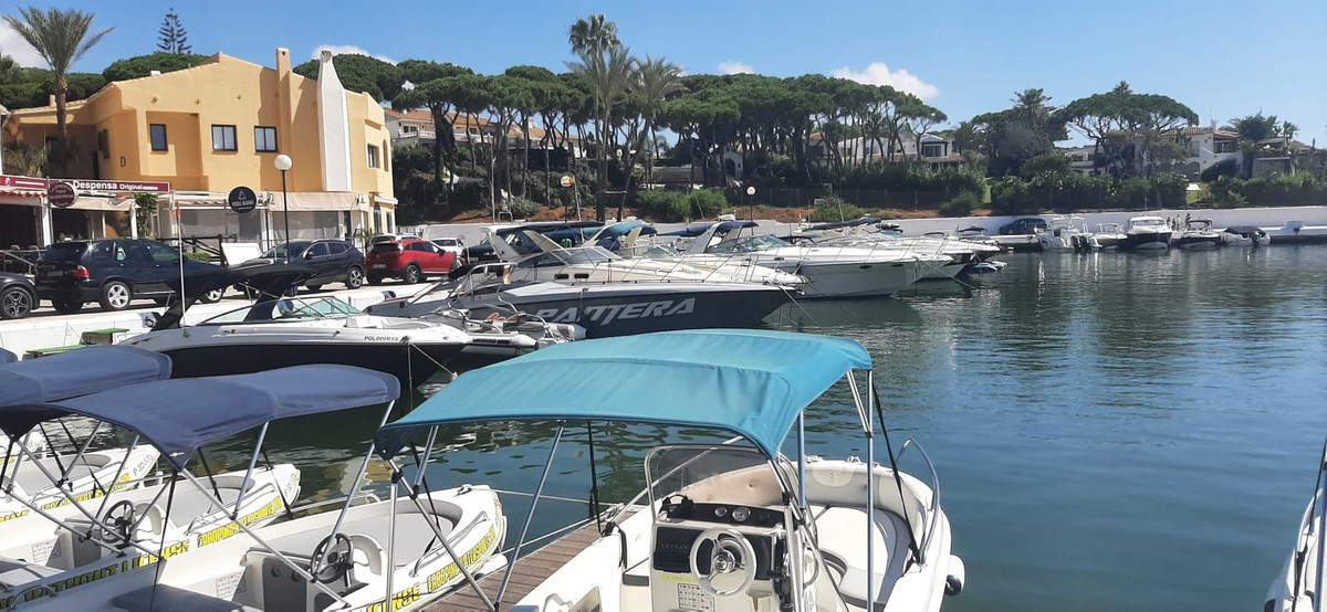 Se vende Apartamento Planta Media de 2 dormitorios en Costa Del Sol, Málaga, España