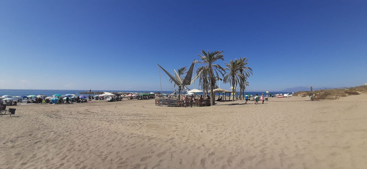 Se vende Apartamento Planta Media de 2 dormitorios en Costa Del Sol, Málaga, España