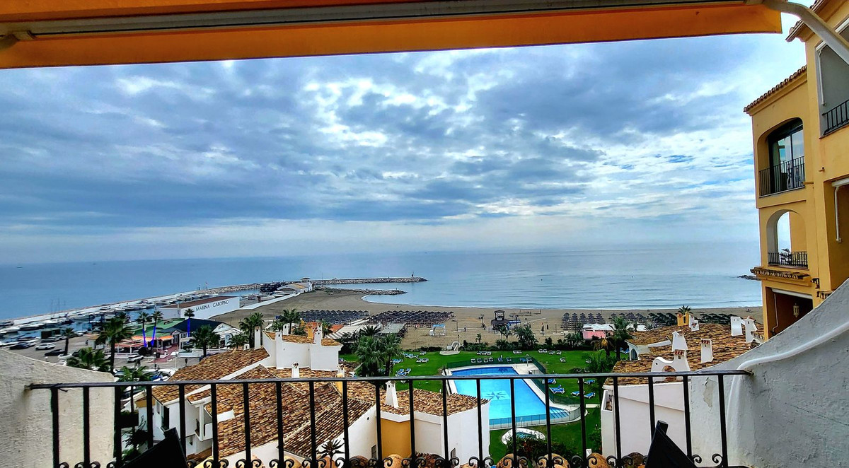 Se vende Apartamento Planta Media de 2 dormitorios en Costa Del Sol, Málaga, España