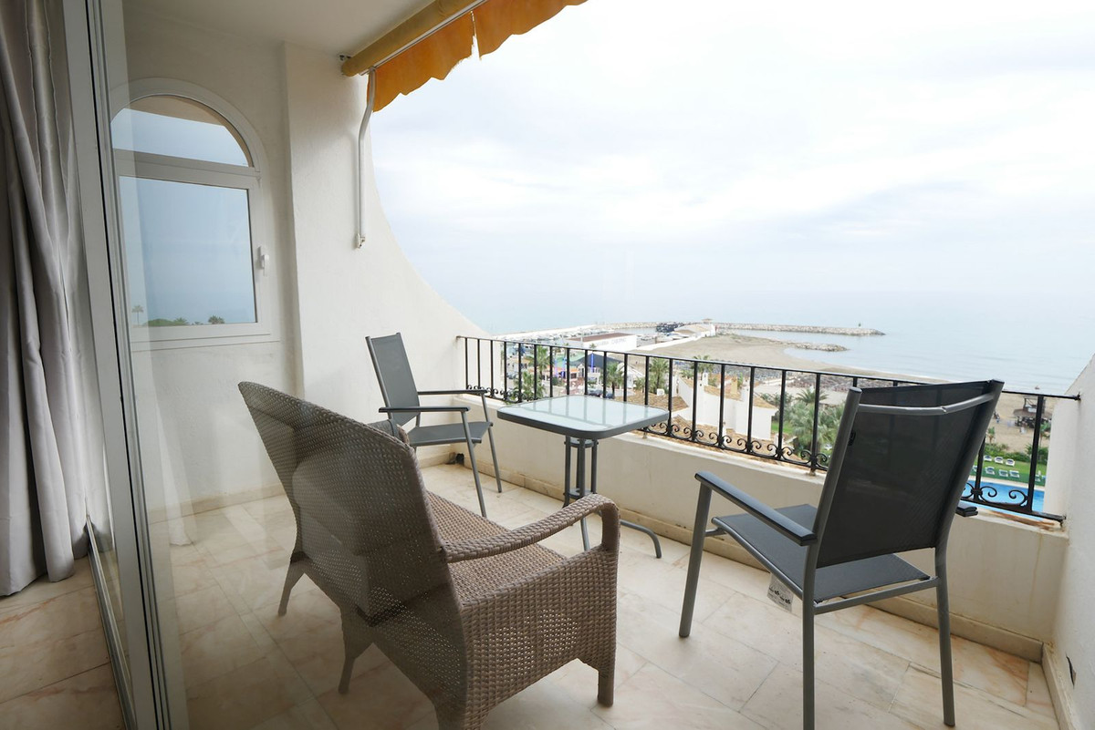 Se vende Apartamento Planta Media de 2 dormitorios en Costa Del Sol, Málaga, España