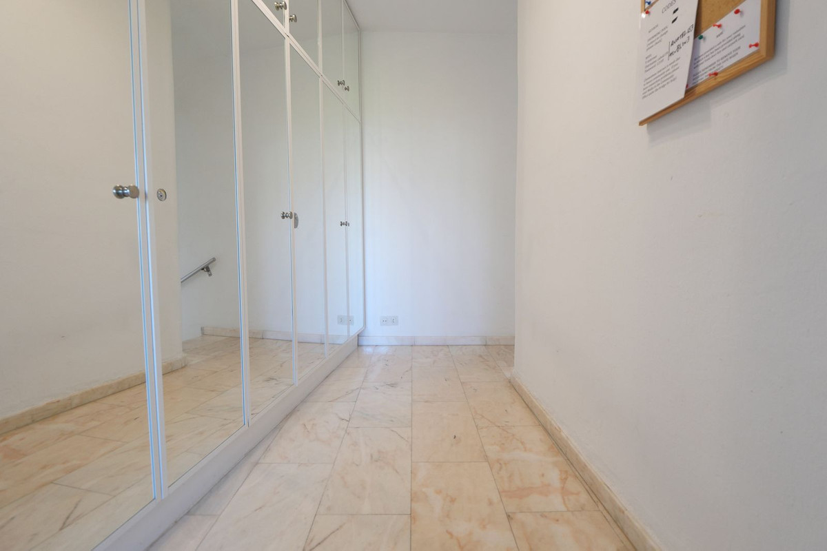 Se vende Apartamento Planta Media de 2 dormitorios en Costa Del Sol, Málaga, España