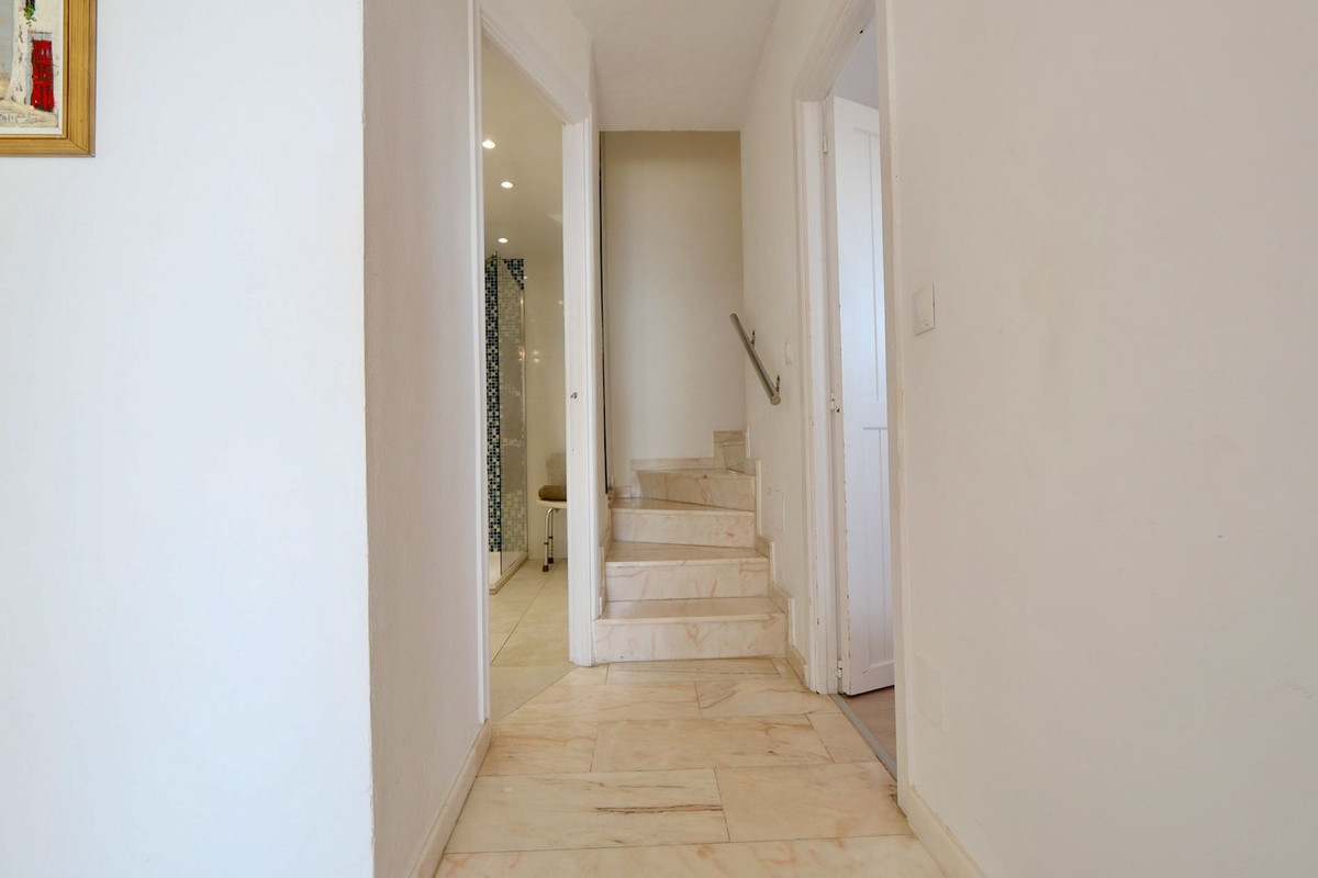 Se vende Apartamento Planta Media de 2 dormitorios en Costa Del Sol, Málaga, España