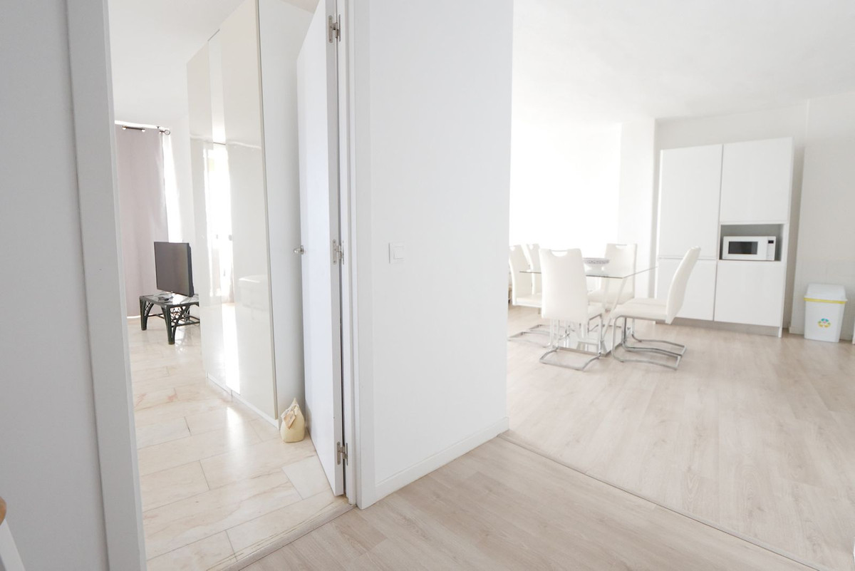 Se vende Apartamento Planta Media de 2 dormitorios en Costa Del Sol, Málaga, España