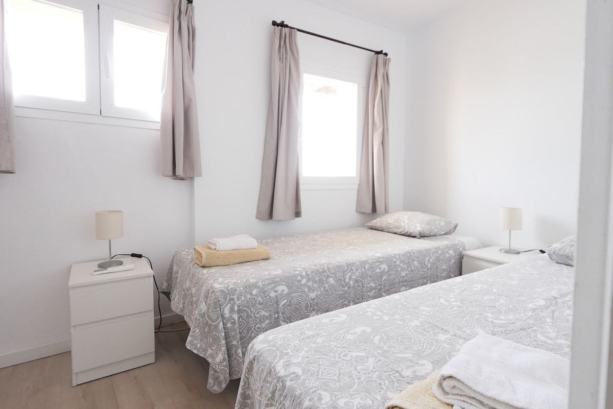 Se vende Apartamento Planta Media de 2 dormitorios en Costa Del Sol, Málaga, España