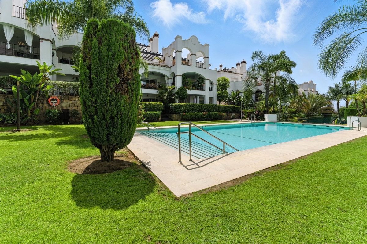 4 Bed Apartment for sale in Nagüeles Costa Del Sol, Málaga, Spain
