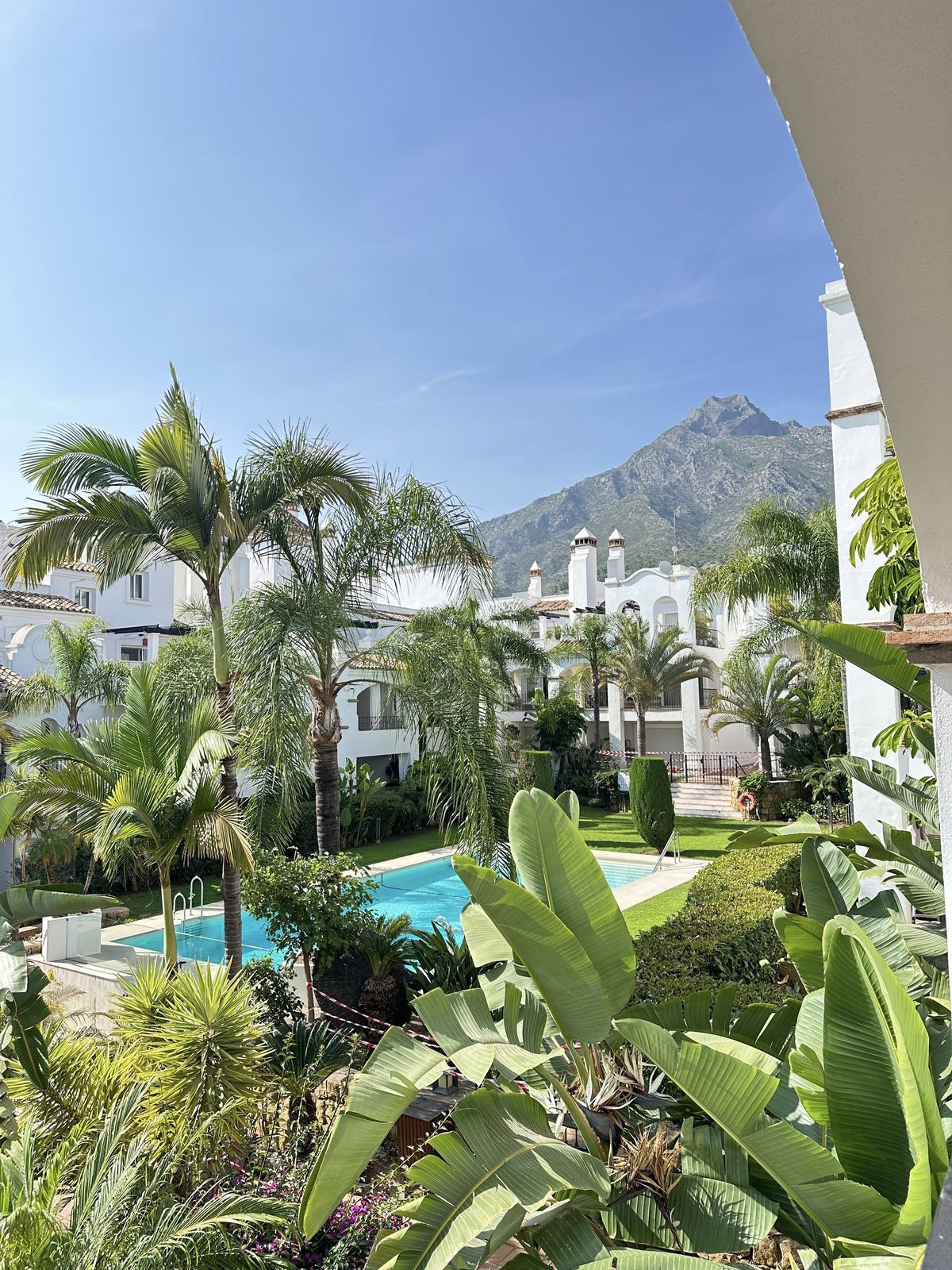 4 Bed Apartment for sale in Nagüeles Costa Del Sol, Málaga, Spain
