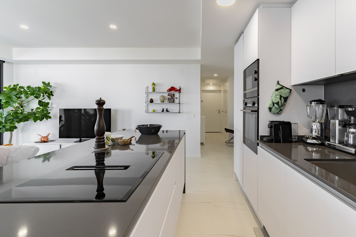 1 Bed Apartment for sale in Casares Costa Del Sol, Málaga, Spain