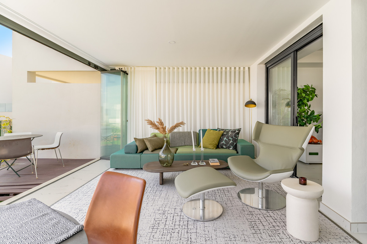 1 Bed Apartment for sale in Casares Costa Del Sol, Málaga, Spain