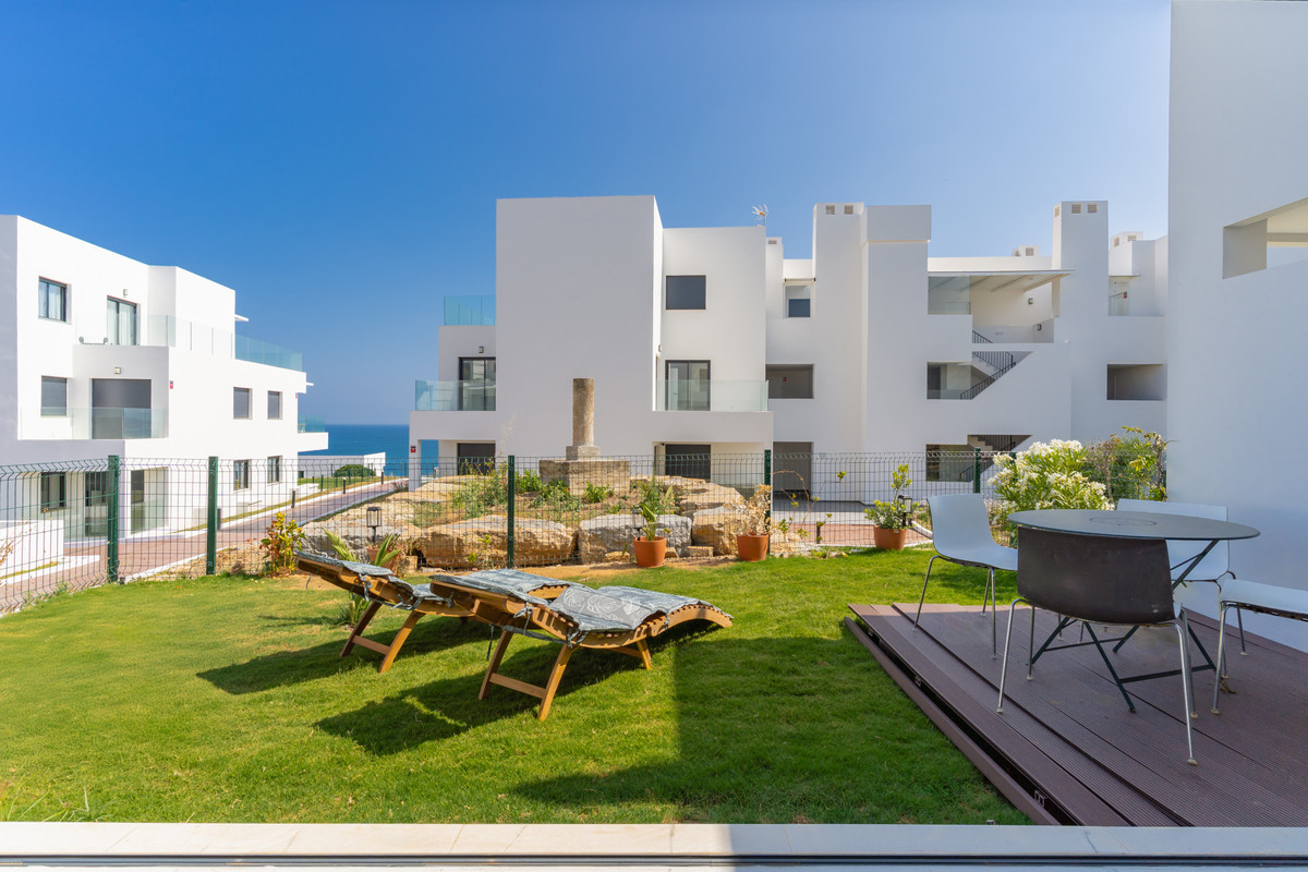 1 Bed Apartment for sale in Casares Costa Del Sol, Málaga, Spain