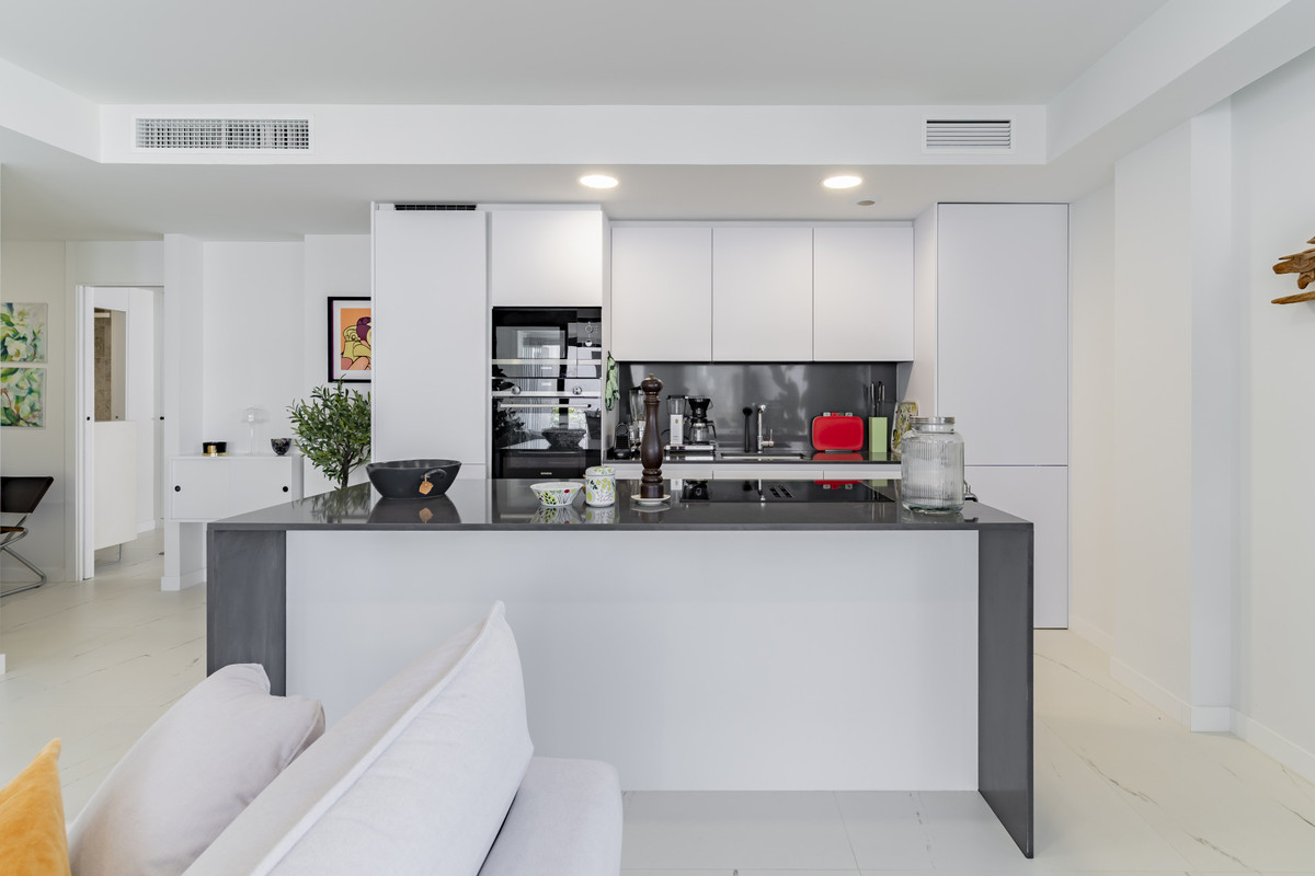 1 Bed Apartment for sale in Casares Costa Del Sol, Málaga, Spain