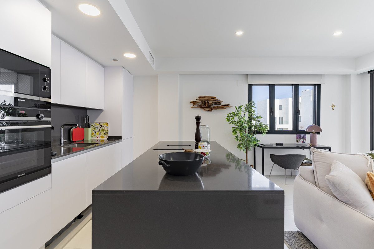1 Bed Apartment for sale in Casares Costa Del Sol, Málaga, Spain