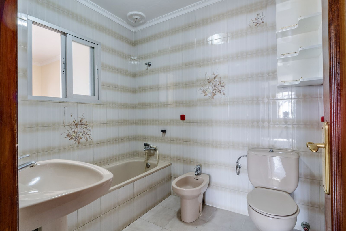 4 Bed Townhouse for sale in Marbella Costa Del Sol, Málaga, Spain