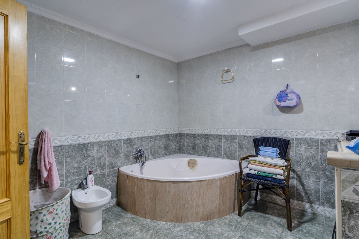 4 Bed Townhouse for sale in Marbella Costa Del Sol, Málaga, Spain
