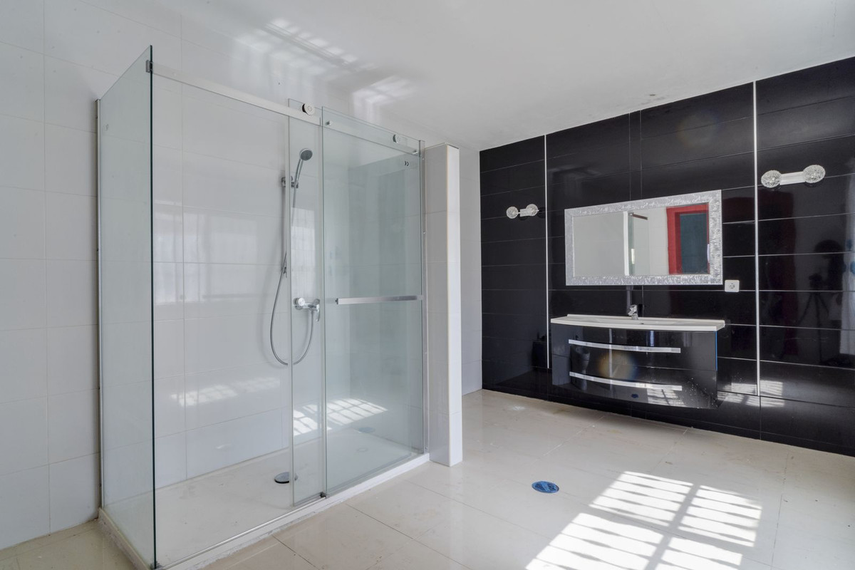 4 Bed Townhouse for sale in Marbella Costa Del Sol, Málaga, Spain