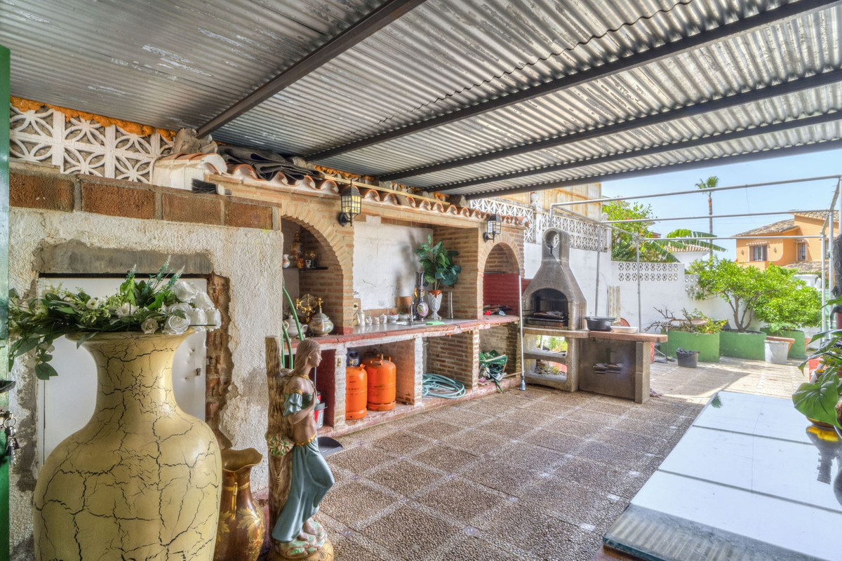 4 Bed Townhouse for sale in Marbella Costa Del Sol, Málaga, Spain