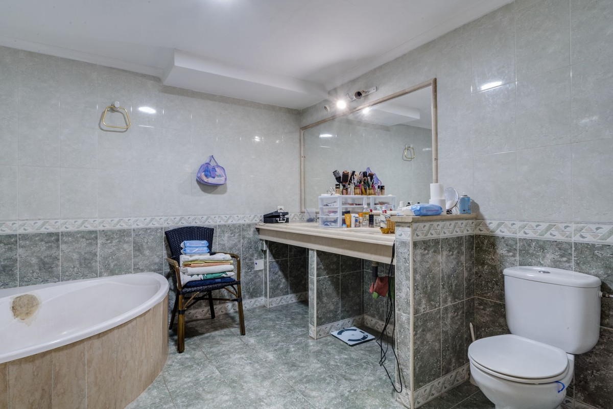 4 Bed Townhouse for sale in Marbella Costa Del Sol, Málaga, Spain
