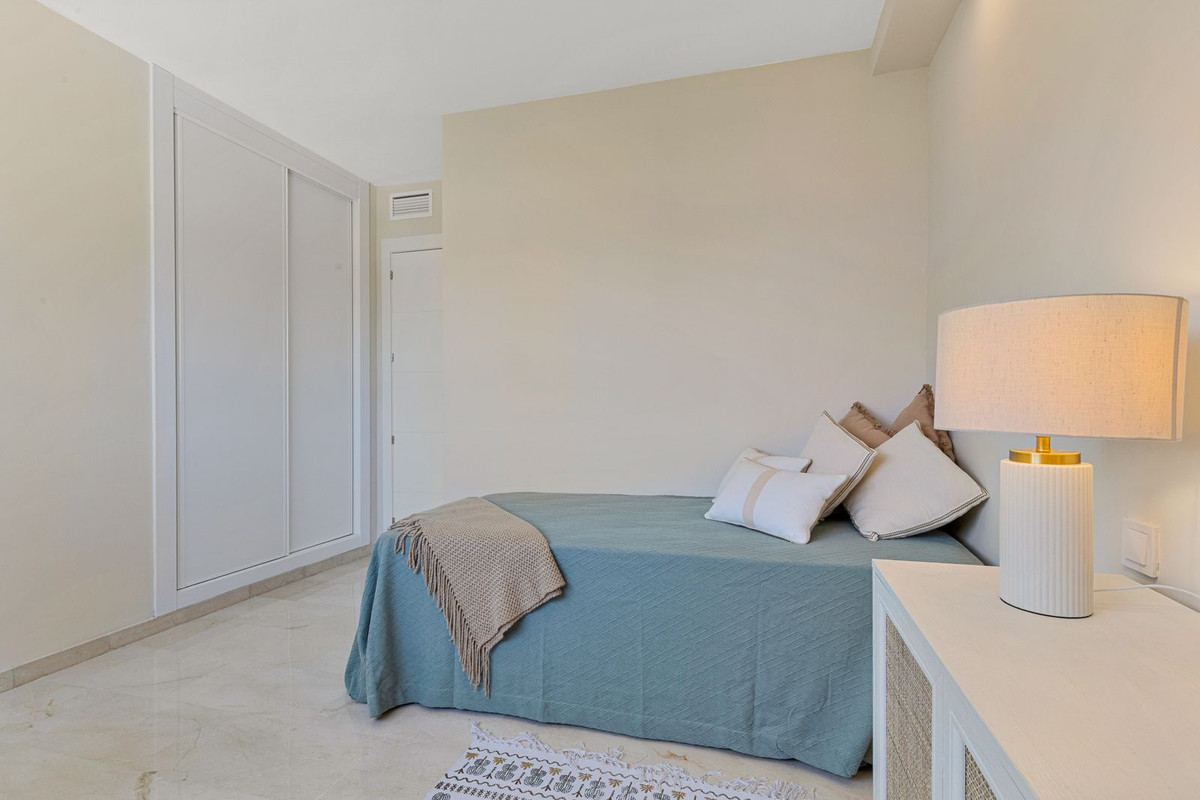 Se vende Apartamento Planta Media de 2 dormitorios en Costa Del Sol, Málaga, España