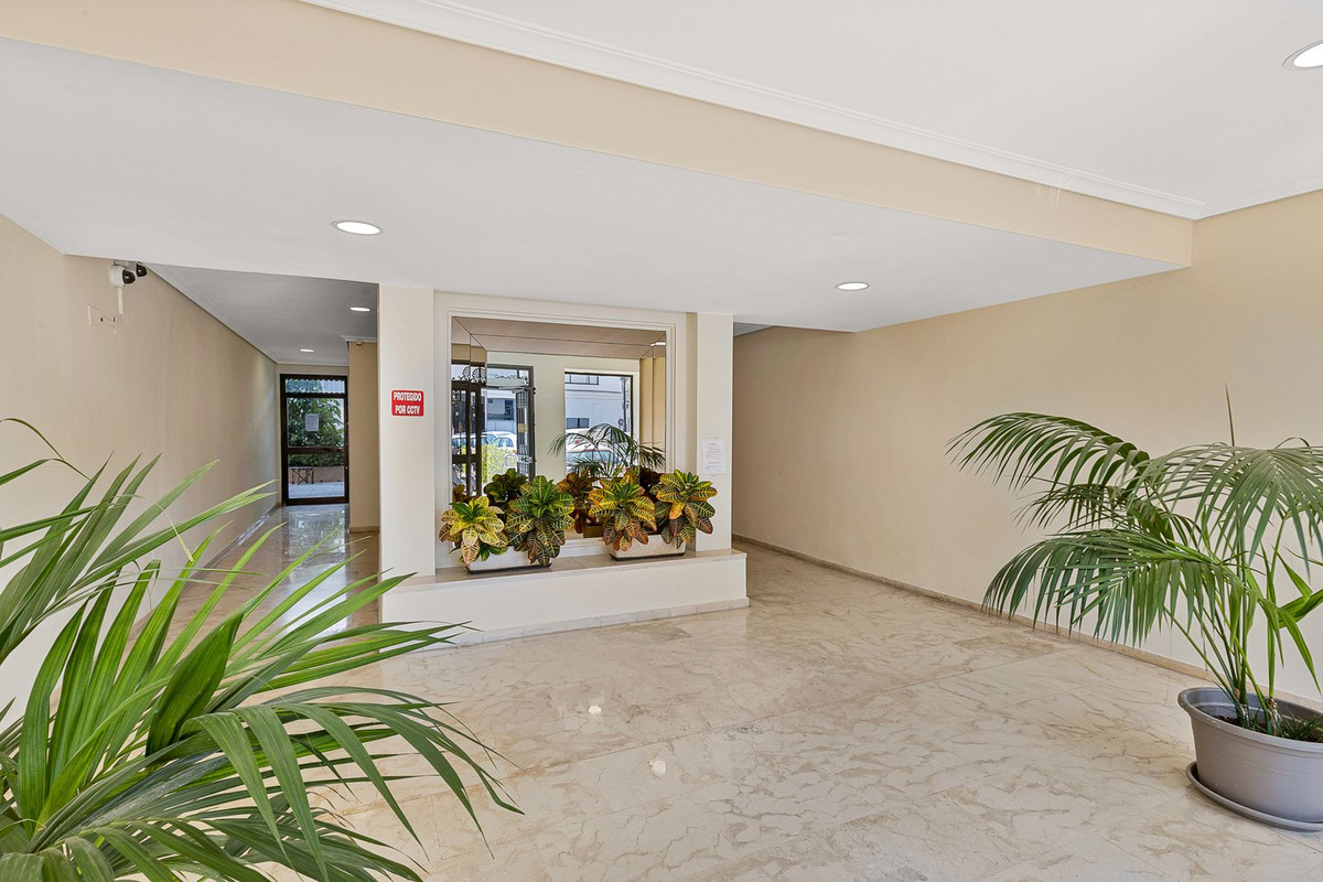 Se vende Apartamento Planta Media de 2 dormitorios en Costa Del Sol, Málaga, España